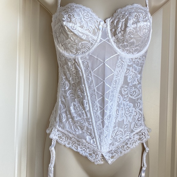 Bra/Bustier with removable straps and garters! EUC - Picture 3 of 9